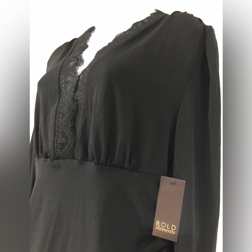 NWT Black long sleeved shirt with lace and rusched waist size L